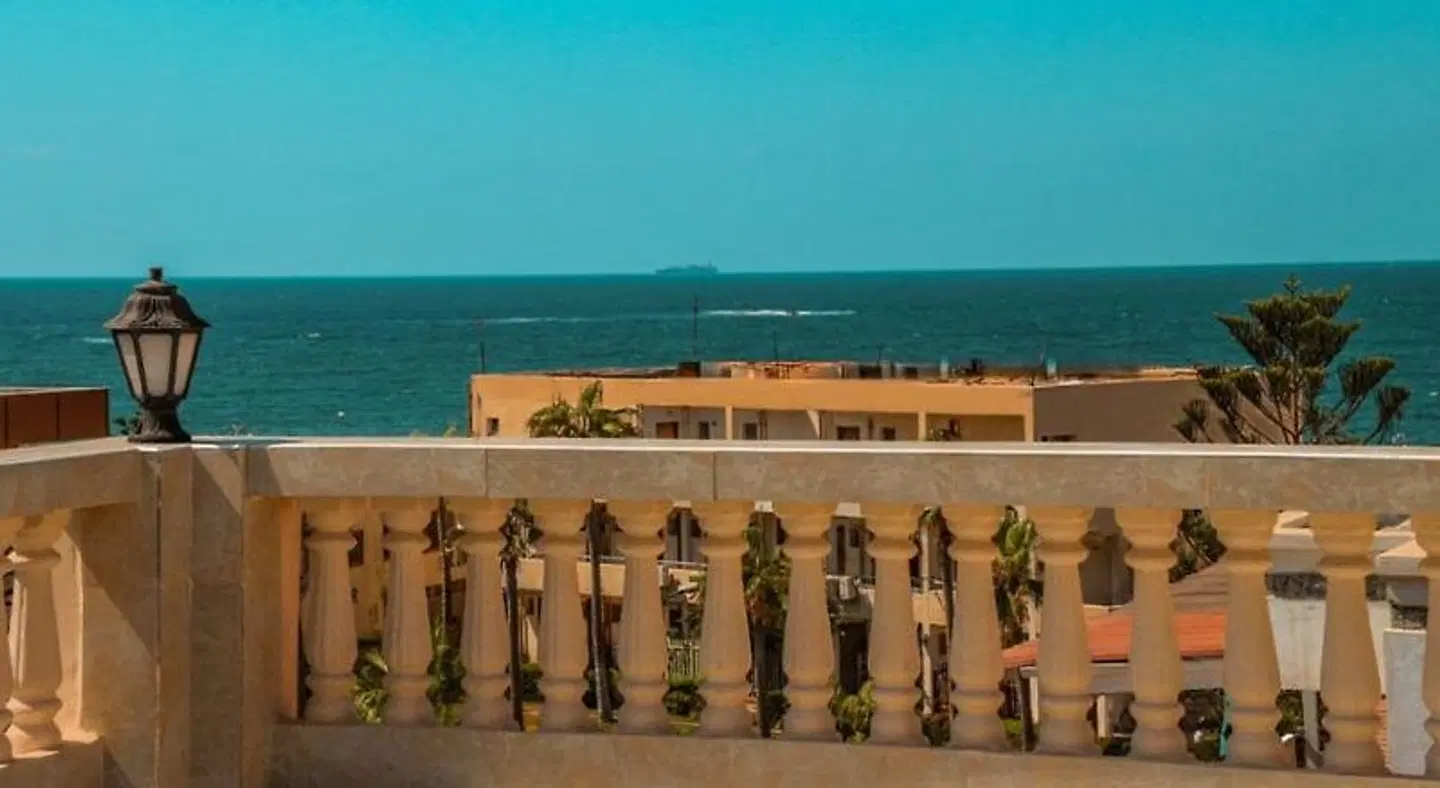 Al Raya Apartments EXTERIOR