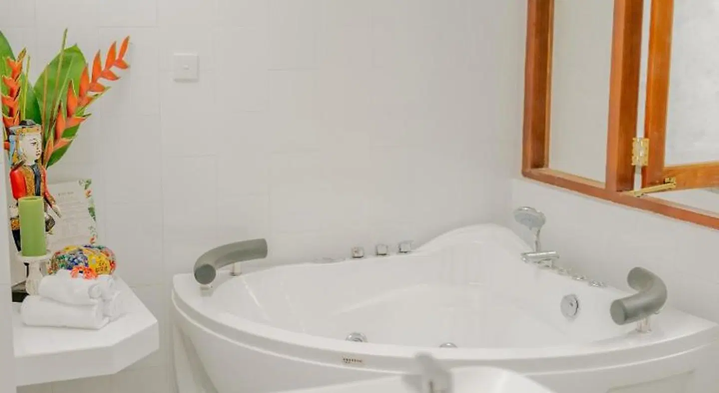 Villa Birdlake BATHROOM