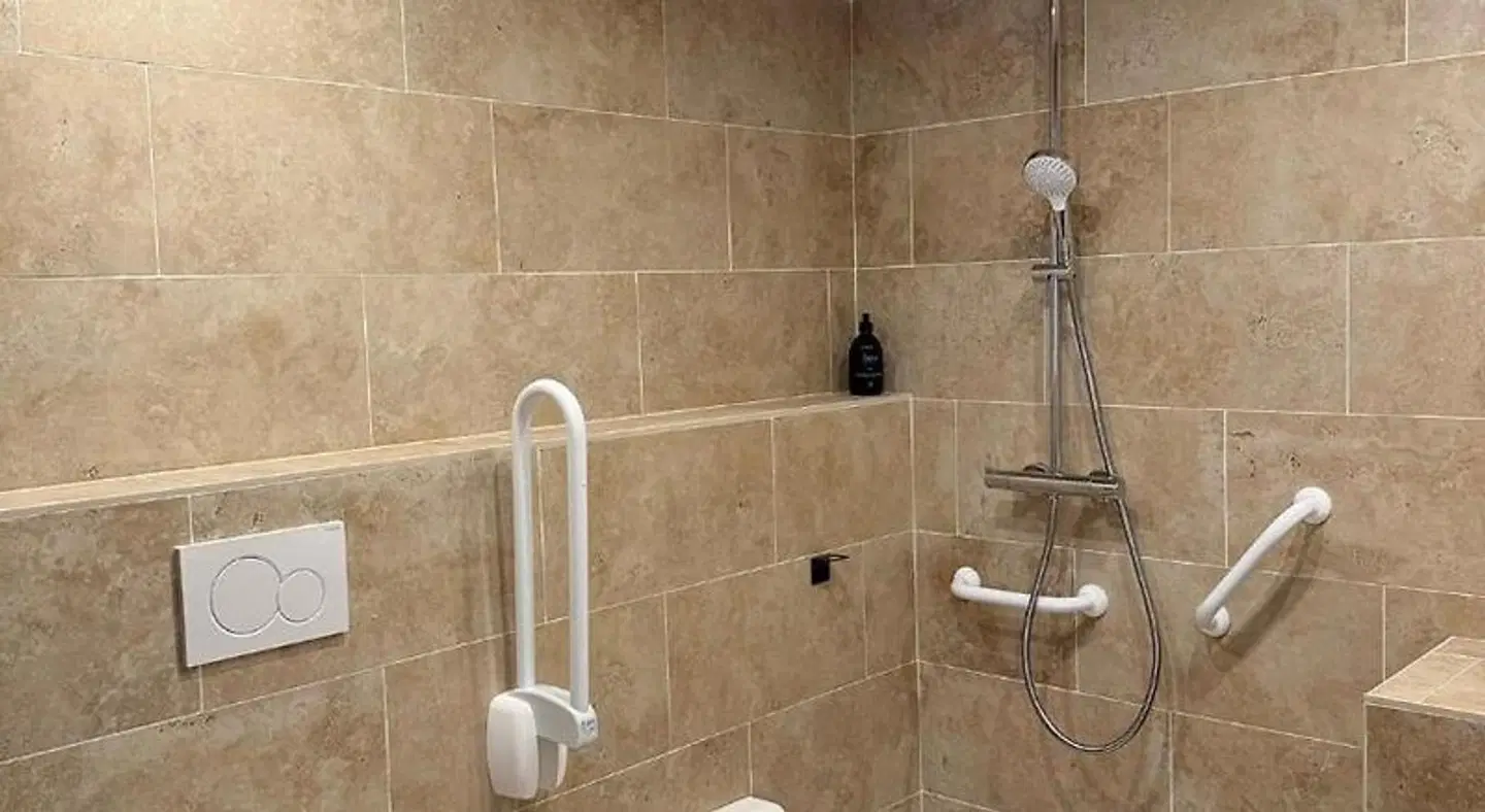 Hotel Au Coq Dort BATHROOM