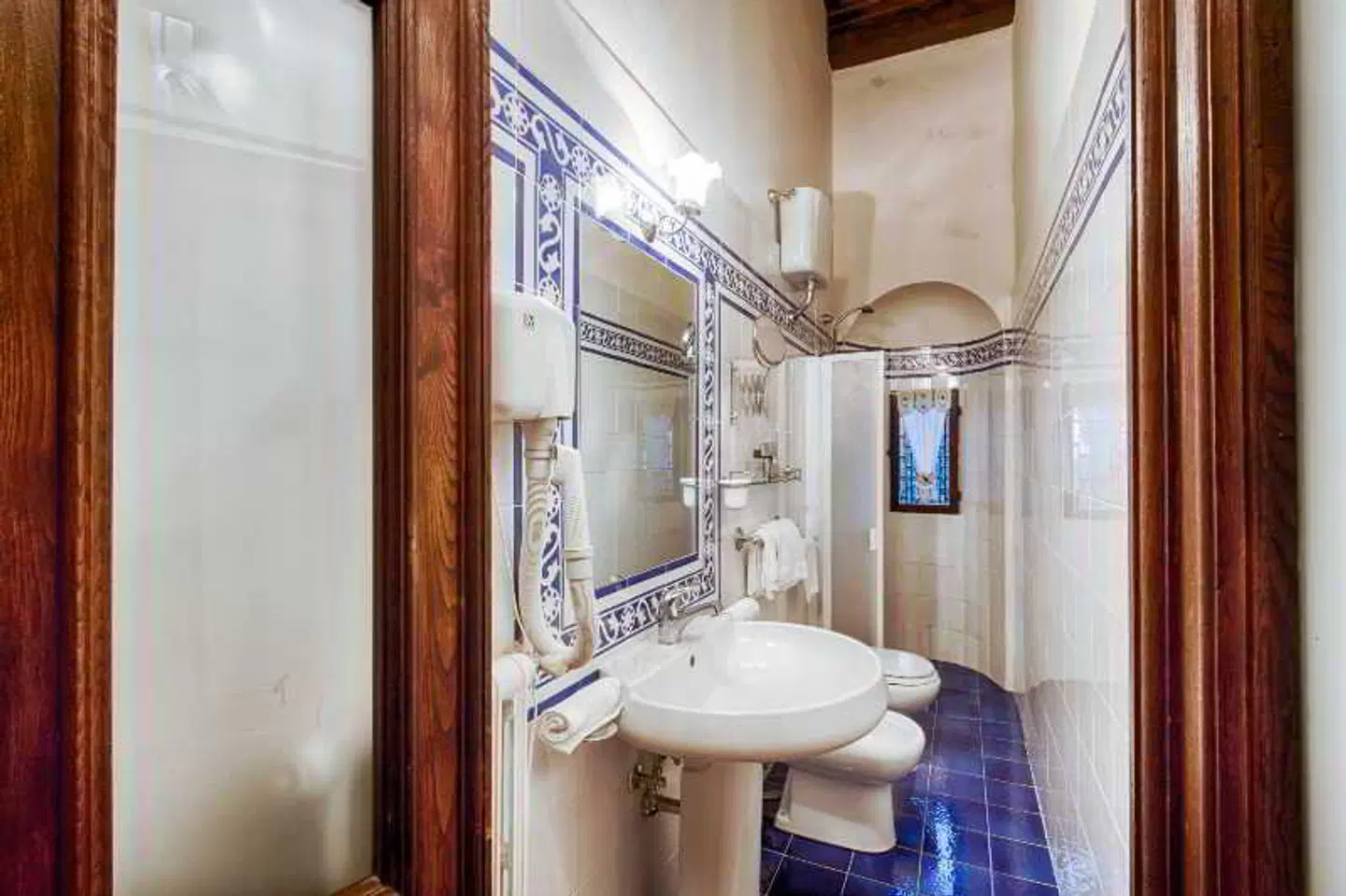 Villa Campestri Olive Oil Resort BATHROOM