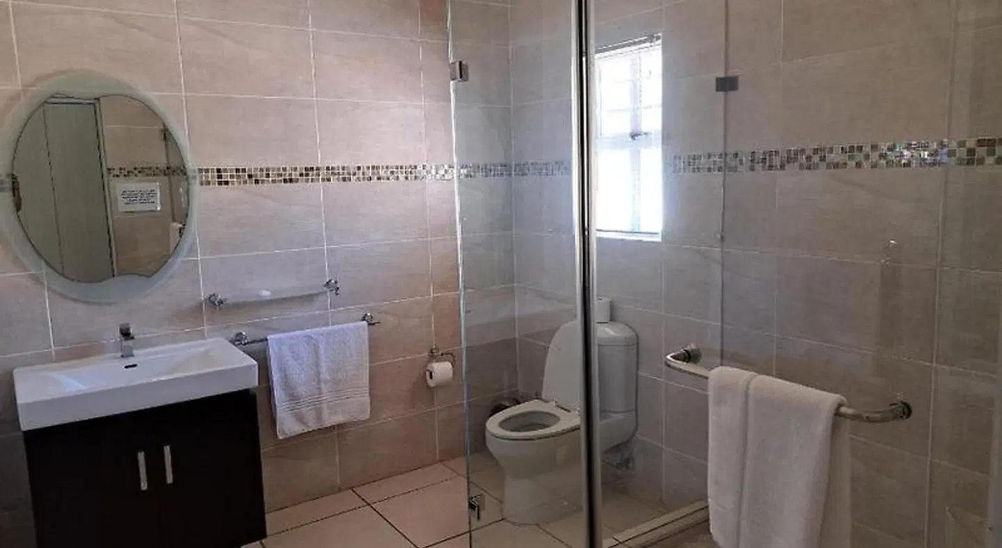 St Helena Bay Hotel BATHROOM