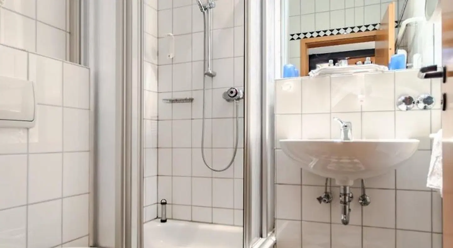 Hotel Zur Alten Schmiede BATHROOM