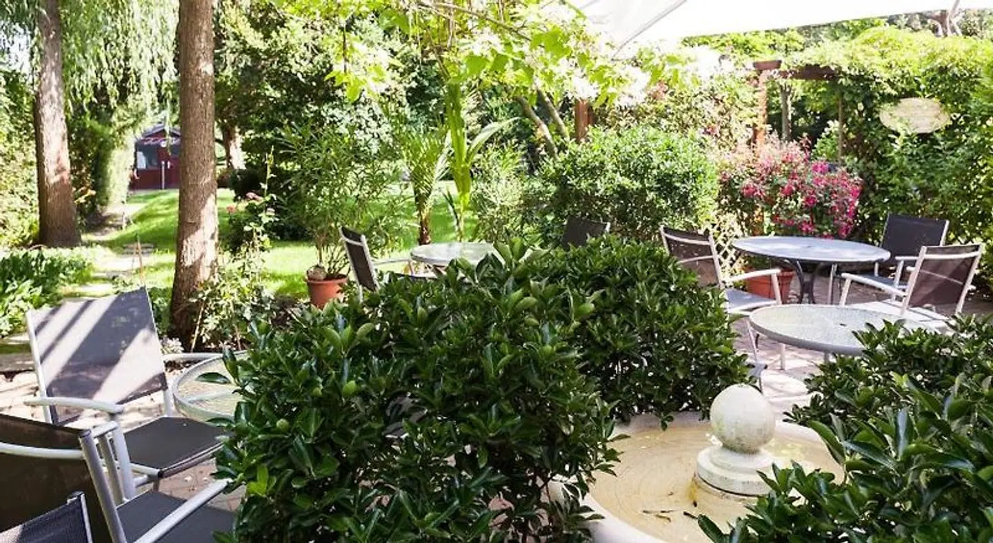 Hotel Garni Schlossgarten GARDEN