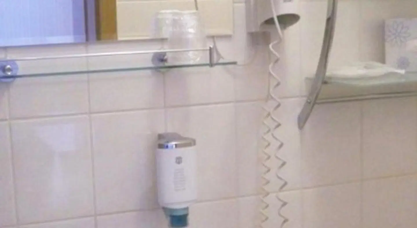 Bestwaner Hotel BATHROOM