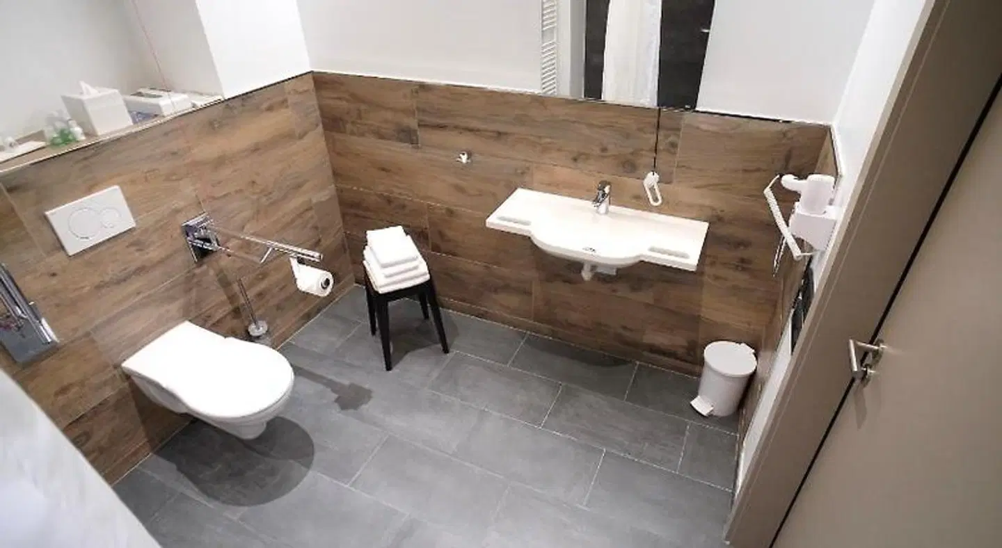 Bahnhof-Erzingen, hotel, coffee & more BATHROOM