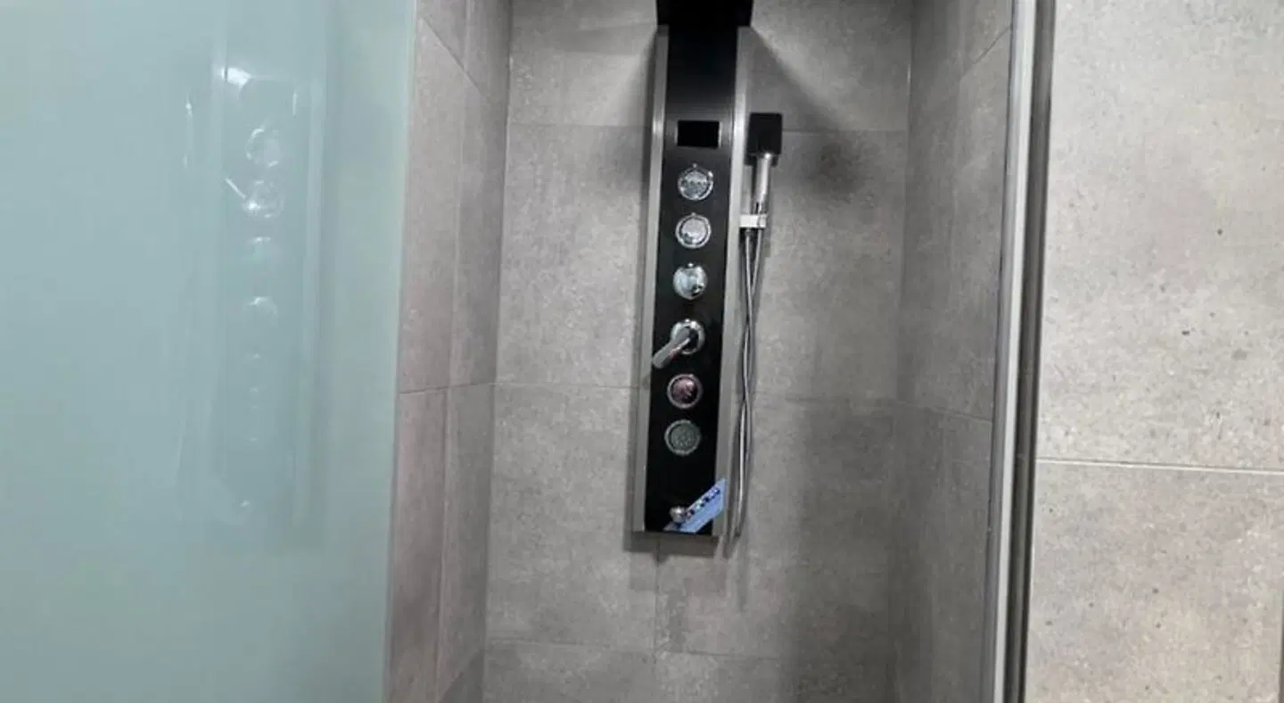 Tibet Hotel am Airport BATHROOM