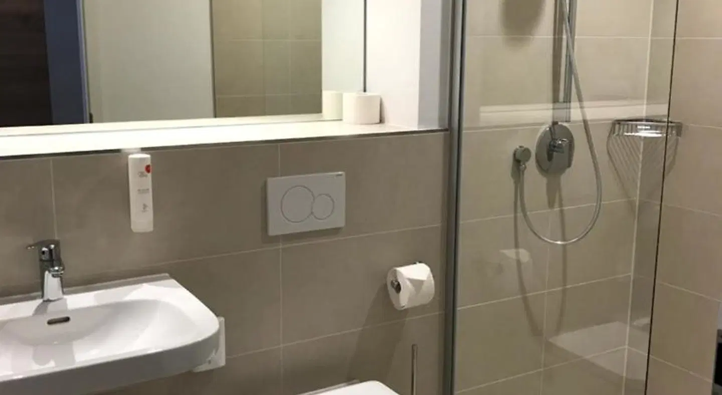 Stucklhof Eurasburg BATHROOM