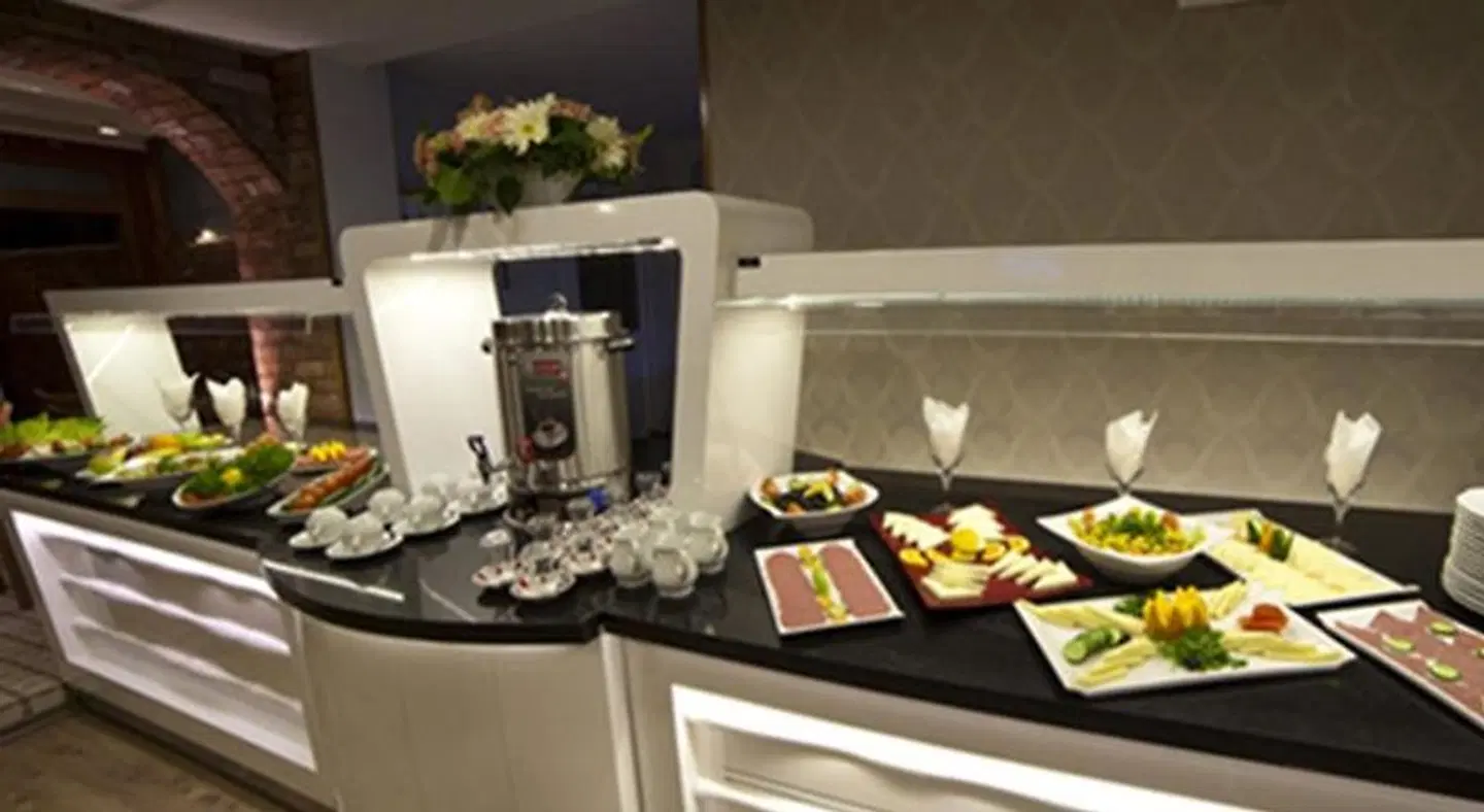 Walk In Hotel RESTAURANT