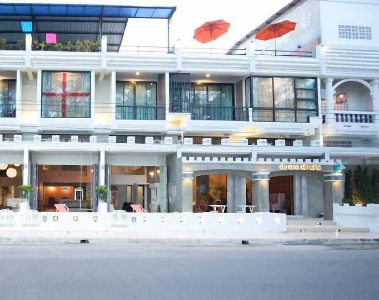 De Sea Almond EXTERIOR