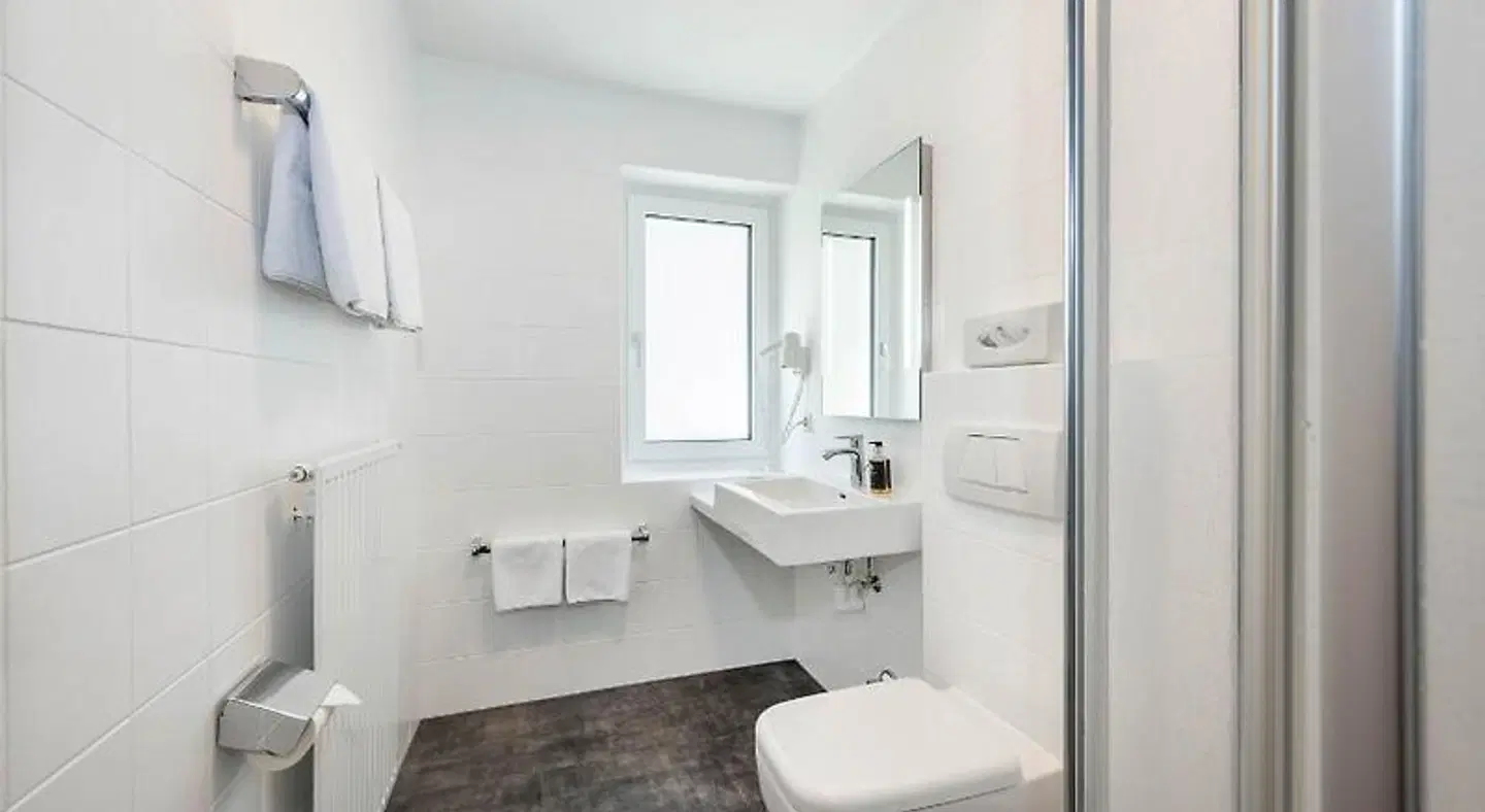 Hotel Ganslhof BATHROOM