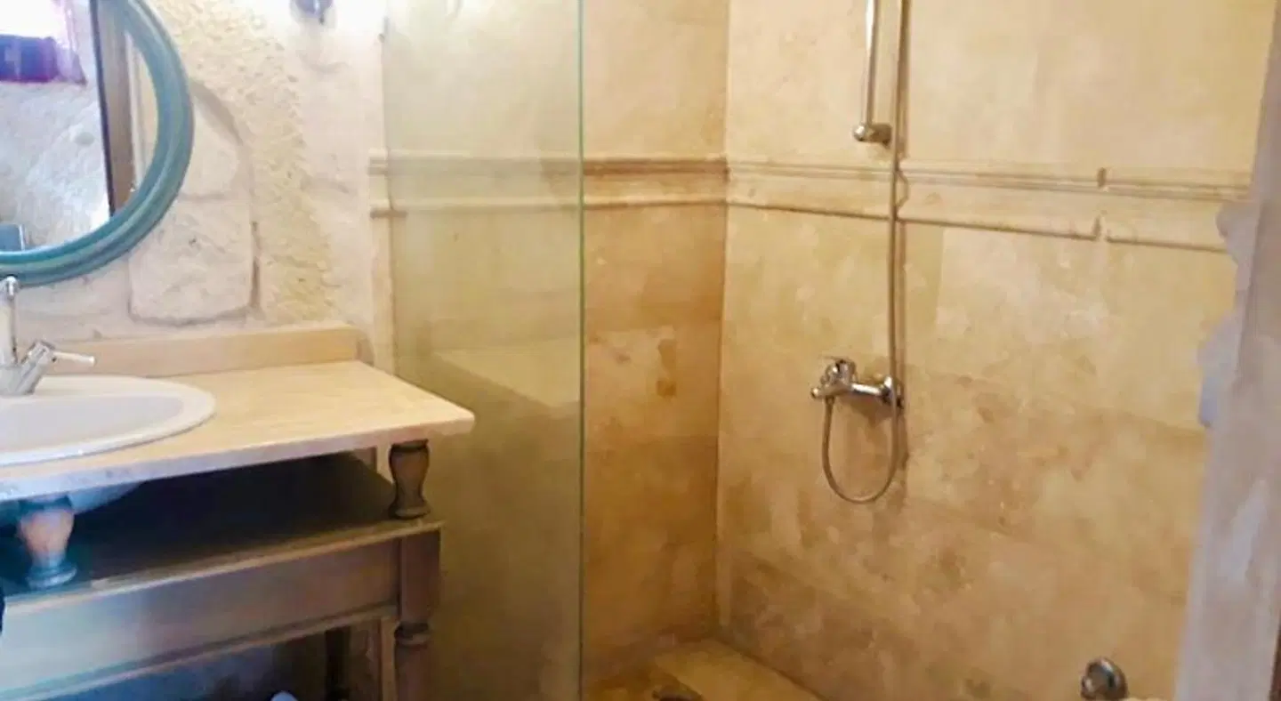 Elaa Cave Hotel BATHROOM
