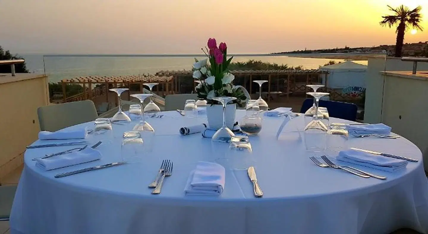 Modica Beach Resort OUTDOOR_POOL