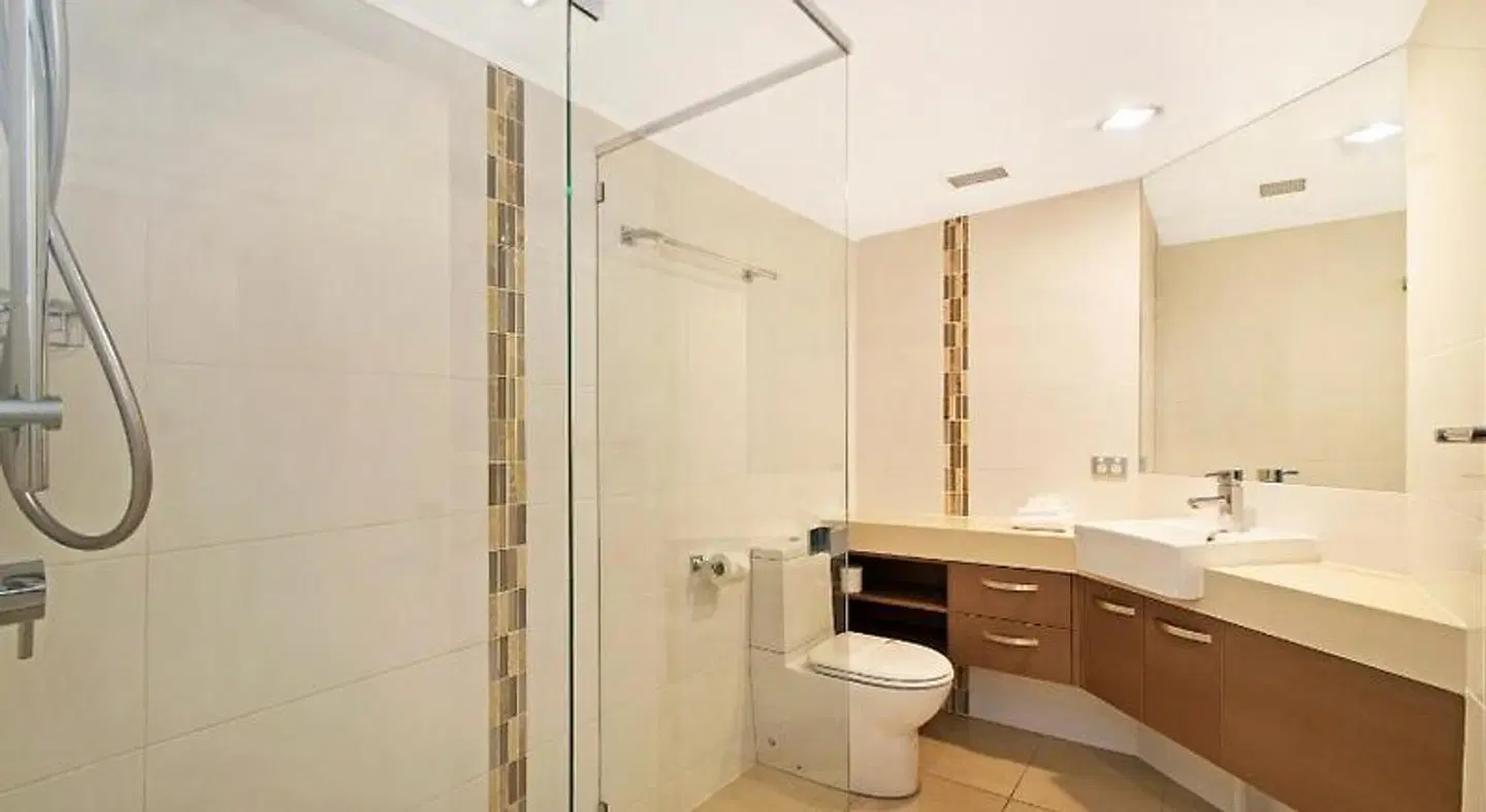 Chateau Royale Beach Resort BATHROOM