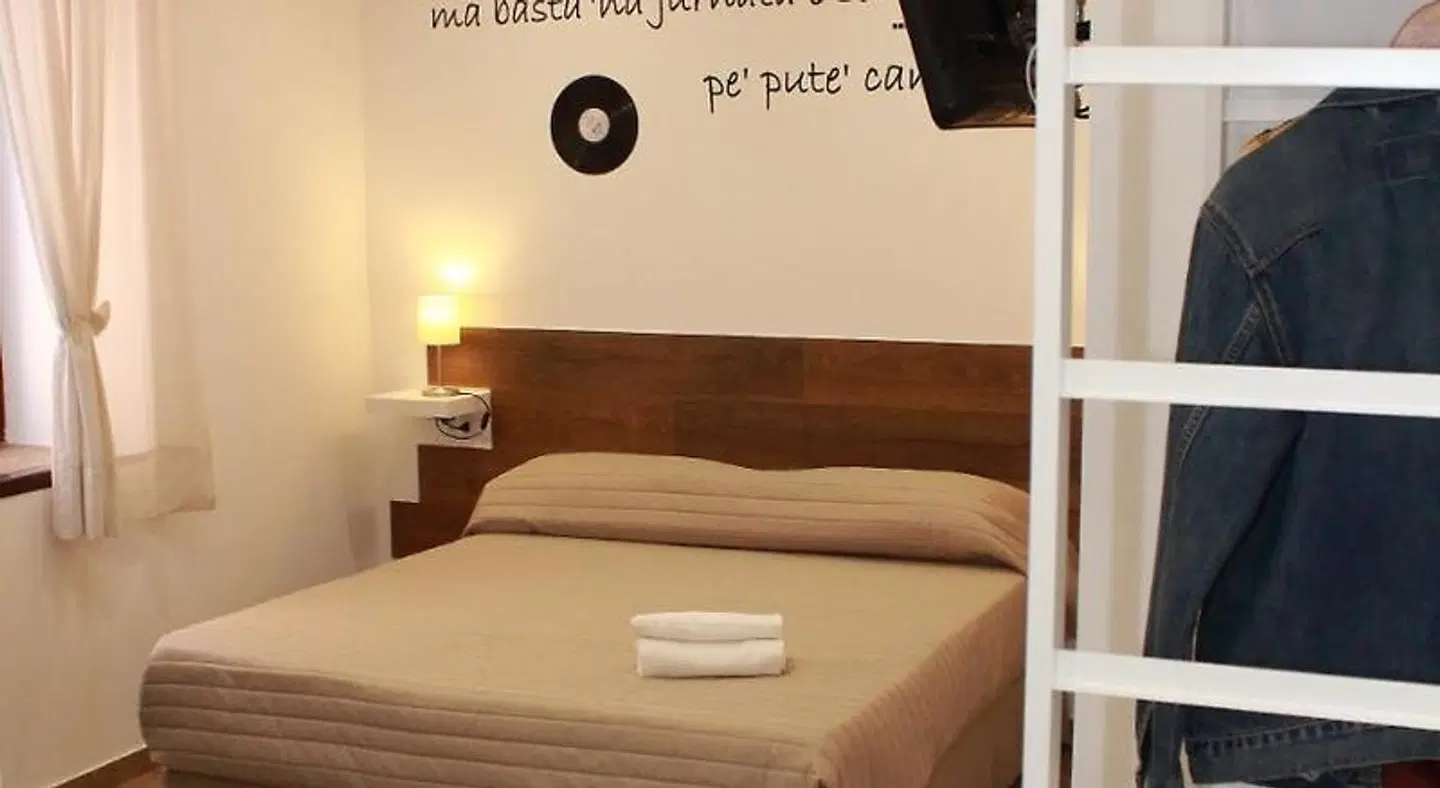 B&B Allerìa Pozzuoli ROOM_EXAMPLE