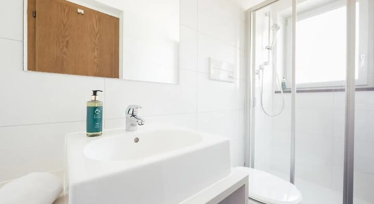 Hotel Garni Sirmian BATHROOM