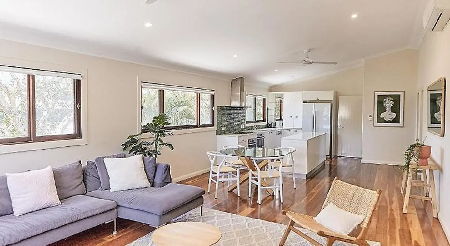 Away on Shirley Lane ROOM_EXAMPLE