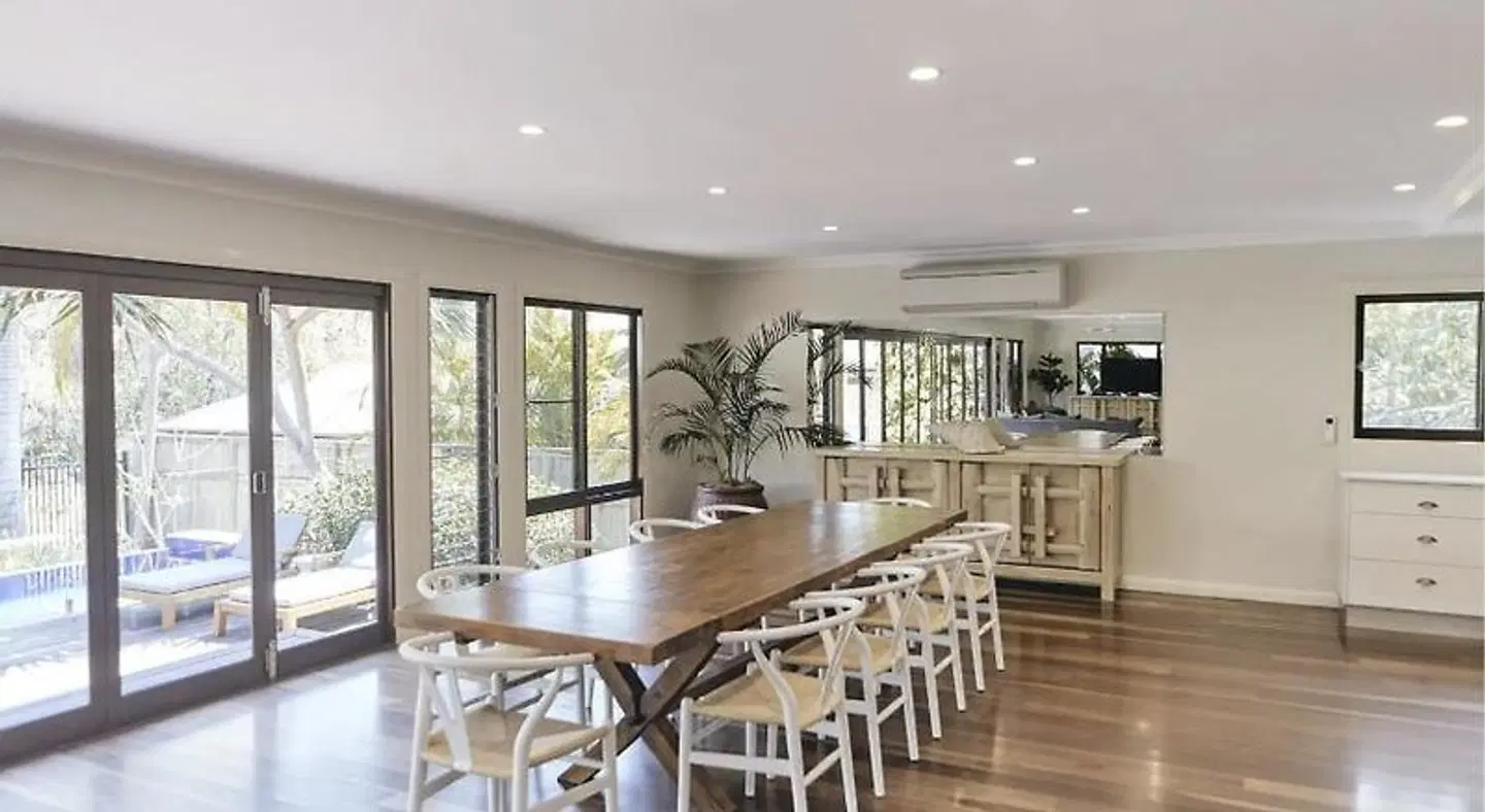 Away on Shirley Lane BAR