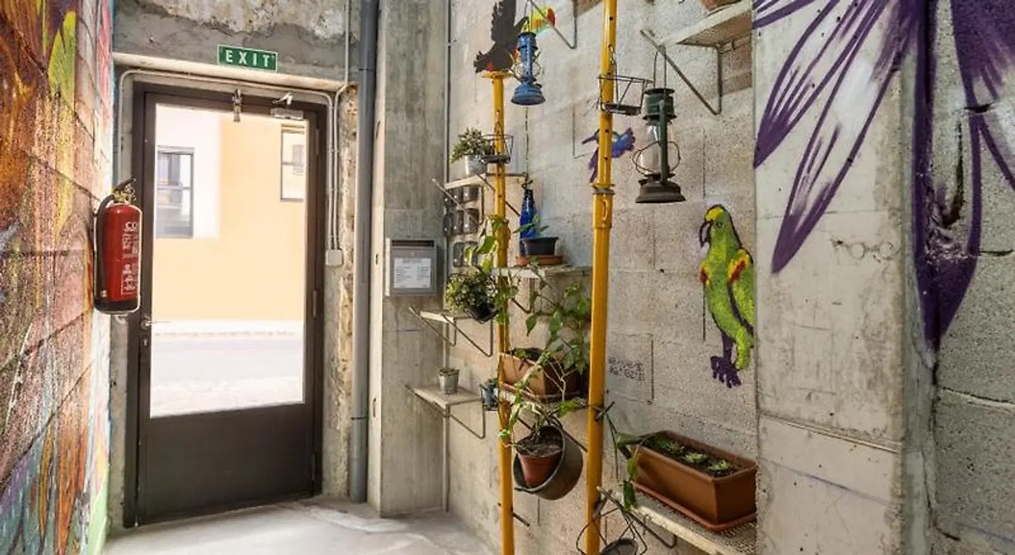 Brick Palma BATHROOM