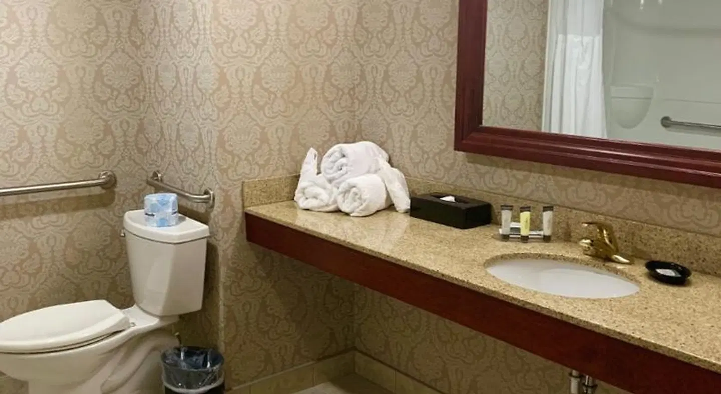 Chateau Saint John BATHROOM