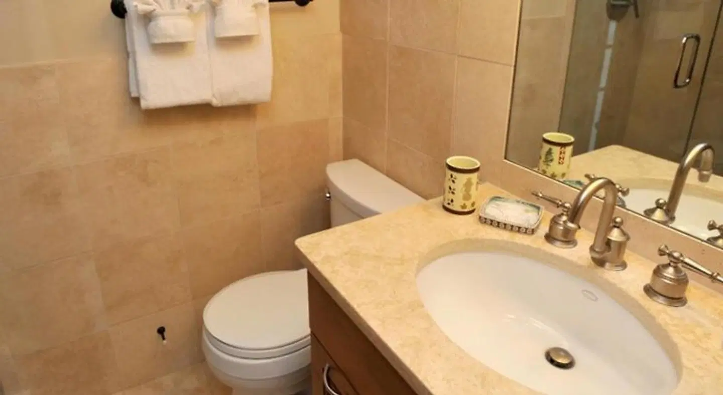 Vail Racquet Club Mountain Resort BATHROOM