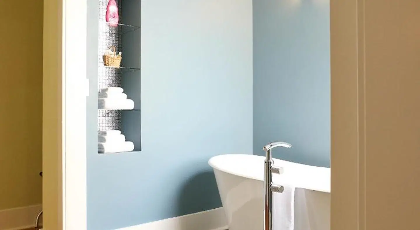 The Armstrong Hotel BATHROOM