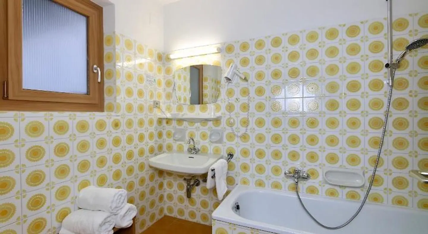 Hotel Berghang BATHROOM