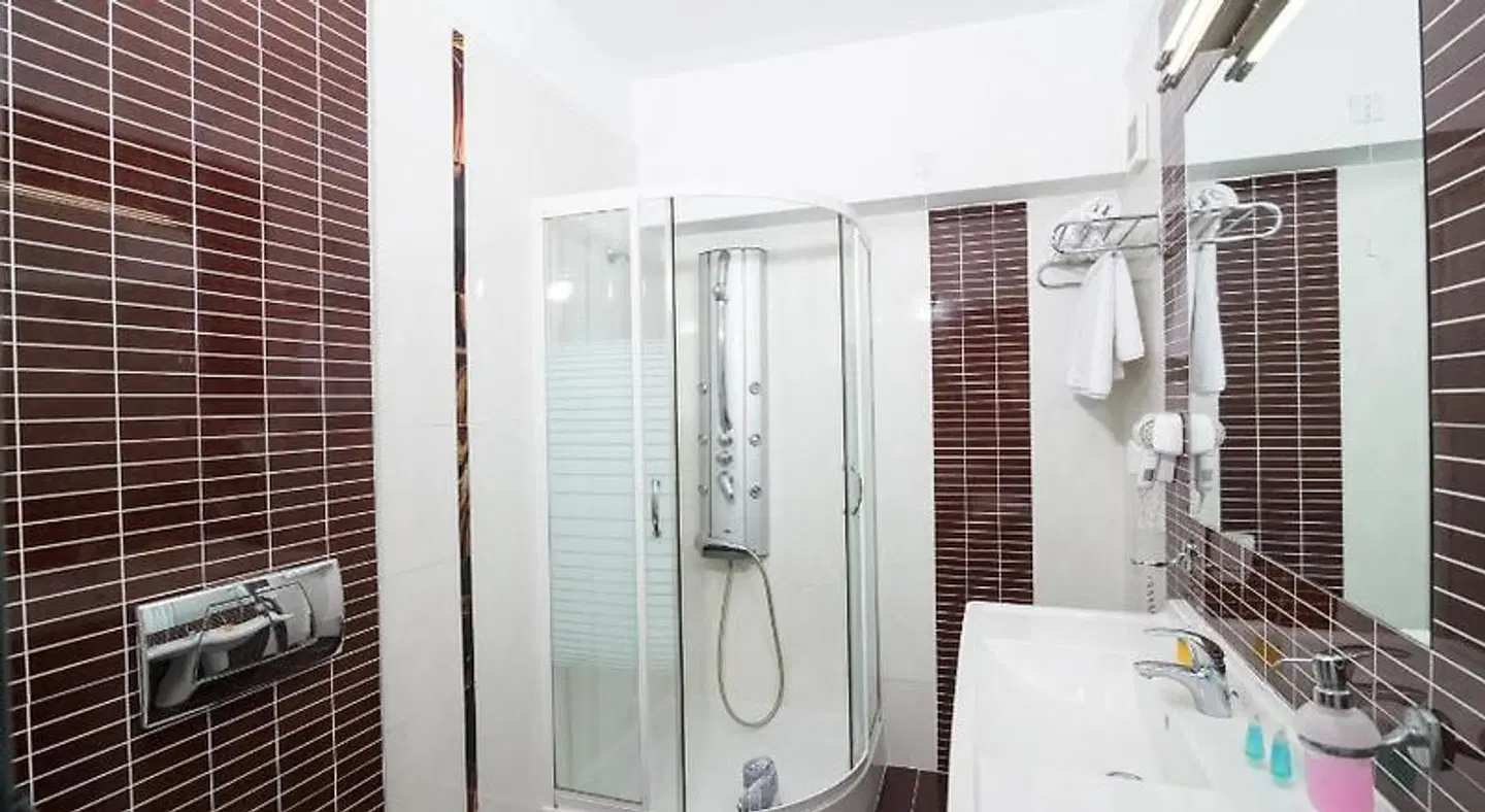 Regina Mare Hotel BATHROOM