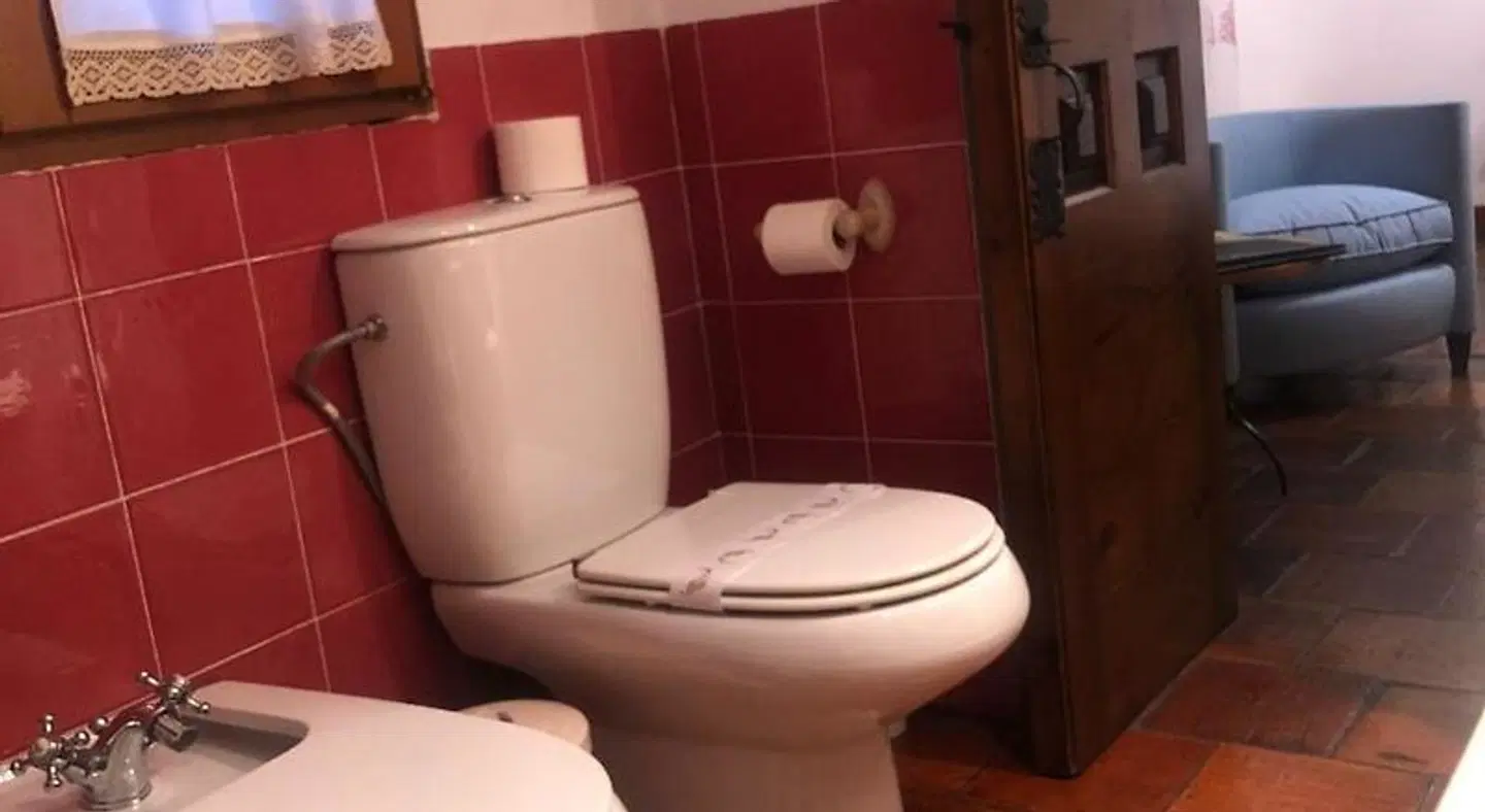 Posada Mingaseda BATHROOM