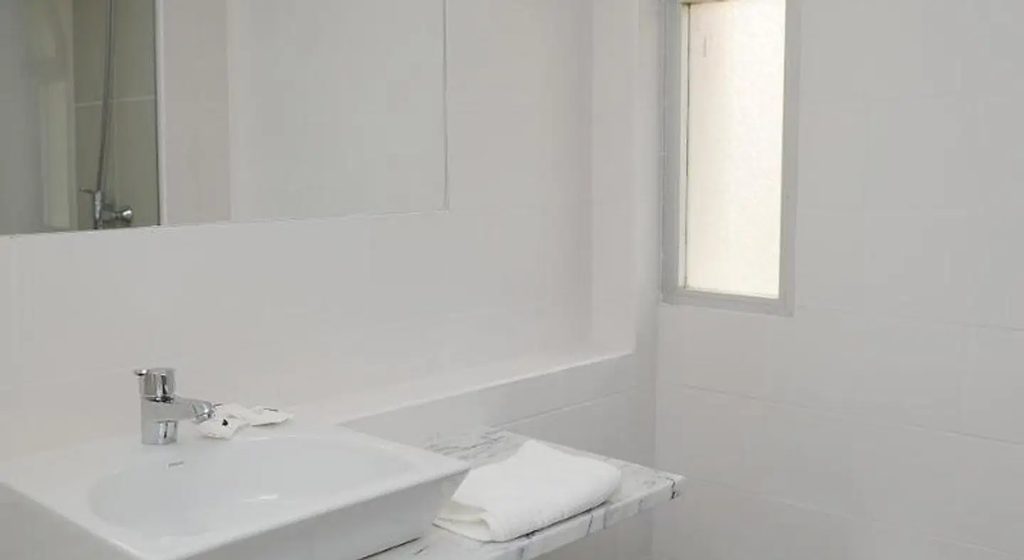 Dorisol Estrelicia BATHROOM