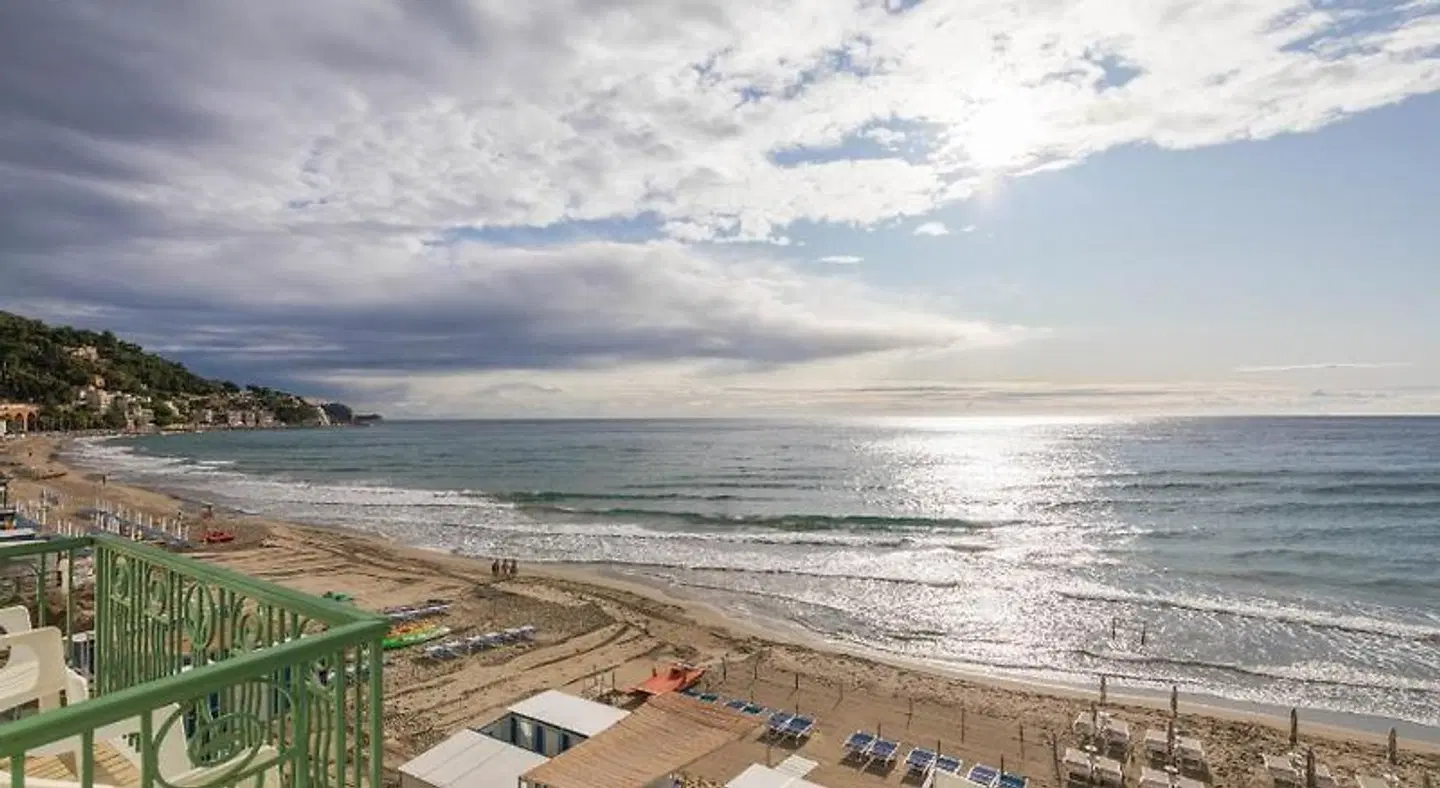 Hotel Eden Alaxi Hotels BEACH