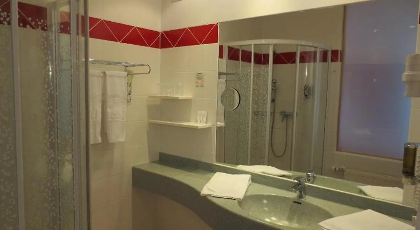 Hotel XYLOPHON BATHROOM