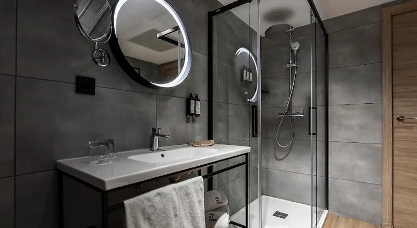 Petit Palace Cliper Gran Vía BATHROOM