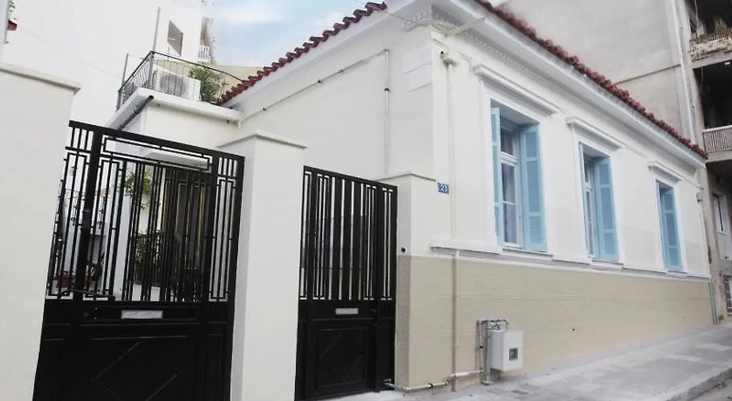 Live in Athens, Thiseio Historic House ROOM_EXAMPLE