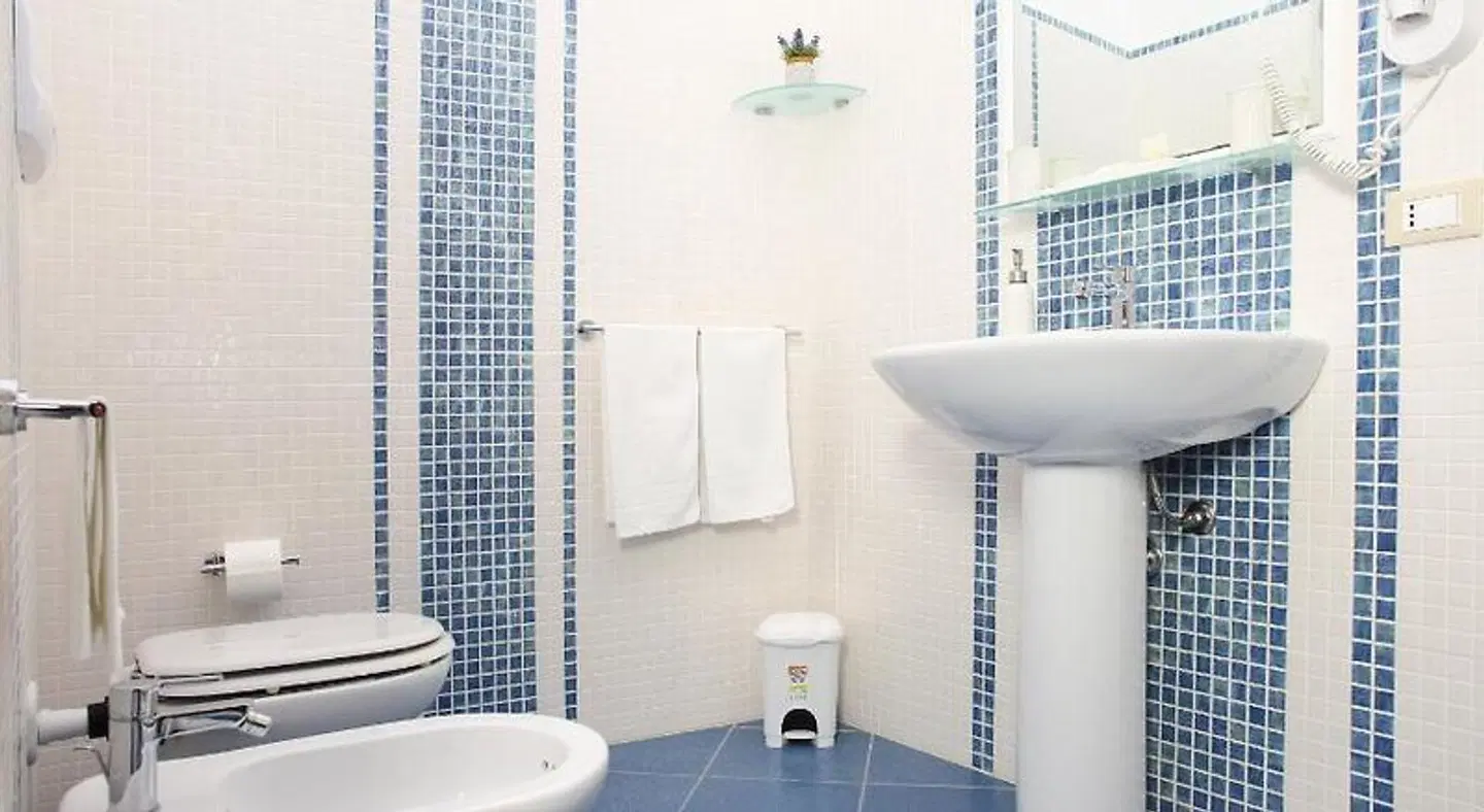 Coralia Bed & Breakfast BATHROOM