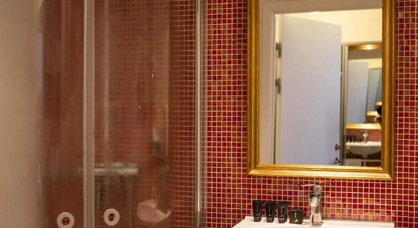 ProfilHotels Calmar Stadshotell BATHROOM