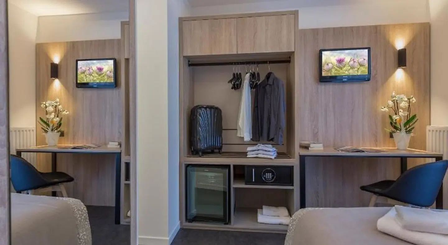 Tourist Hotel ROOM_EXAMPLE