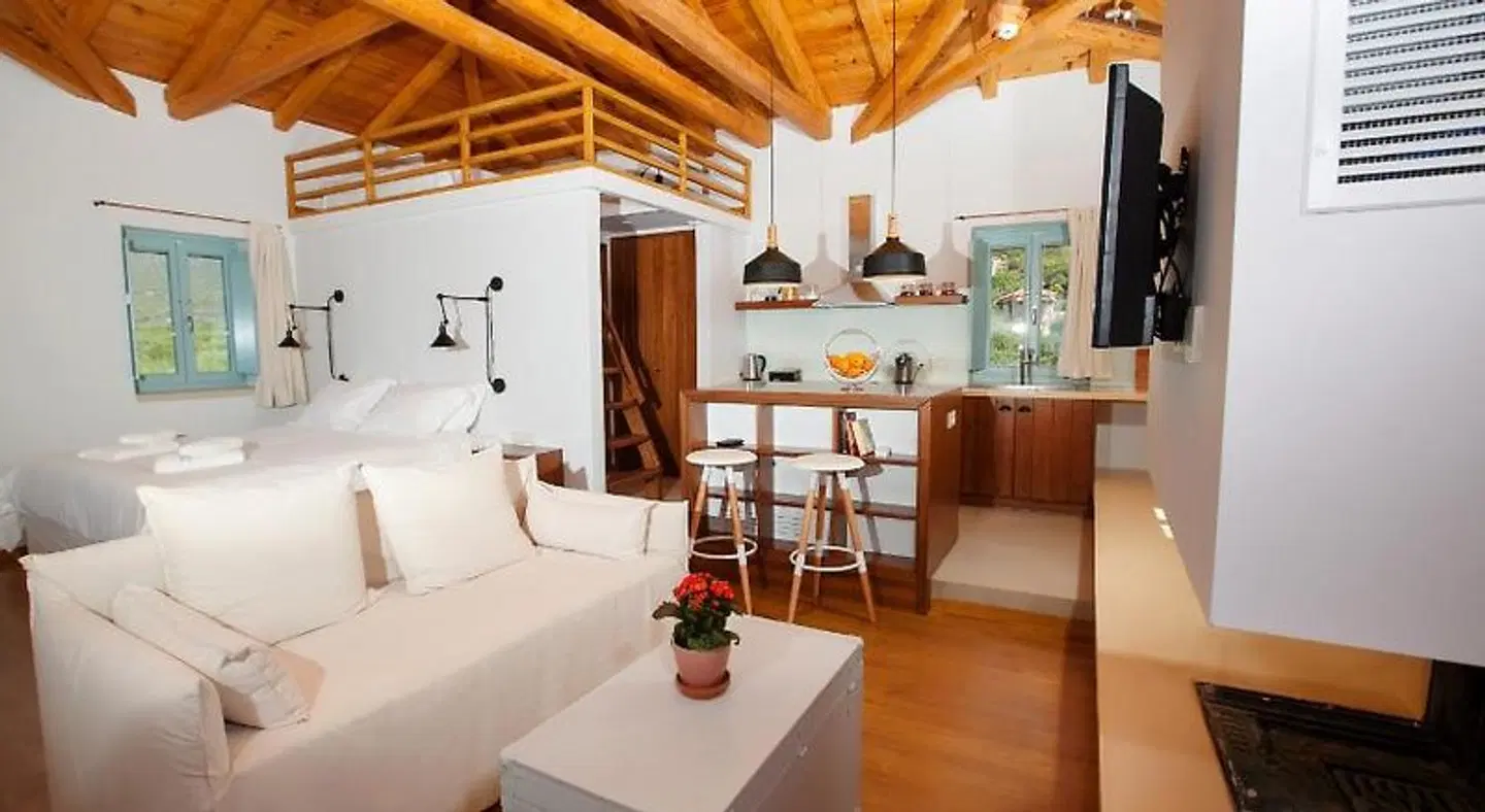 Lithos Guesthouse BAR