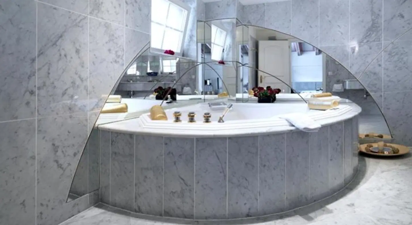 Schweizerhof BATHROOM