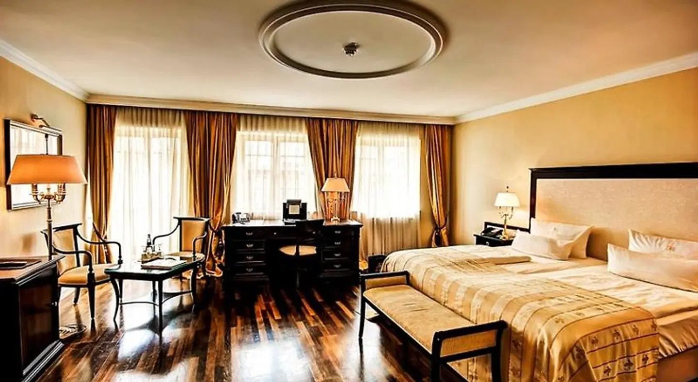 Hotel Suitess ROOM_EXAMPLE