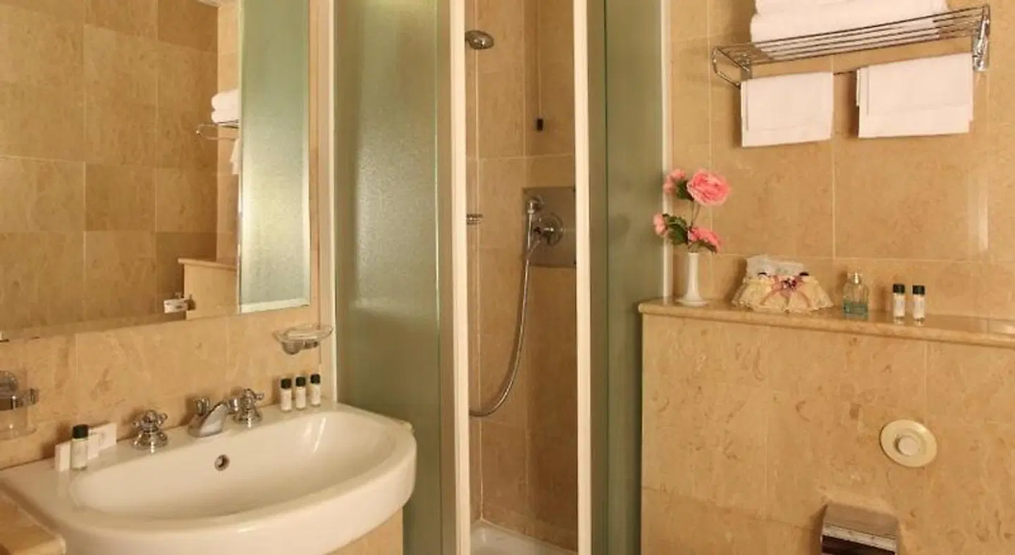 Grand Hotel Fleming BATHROOM