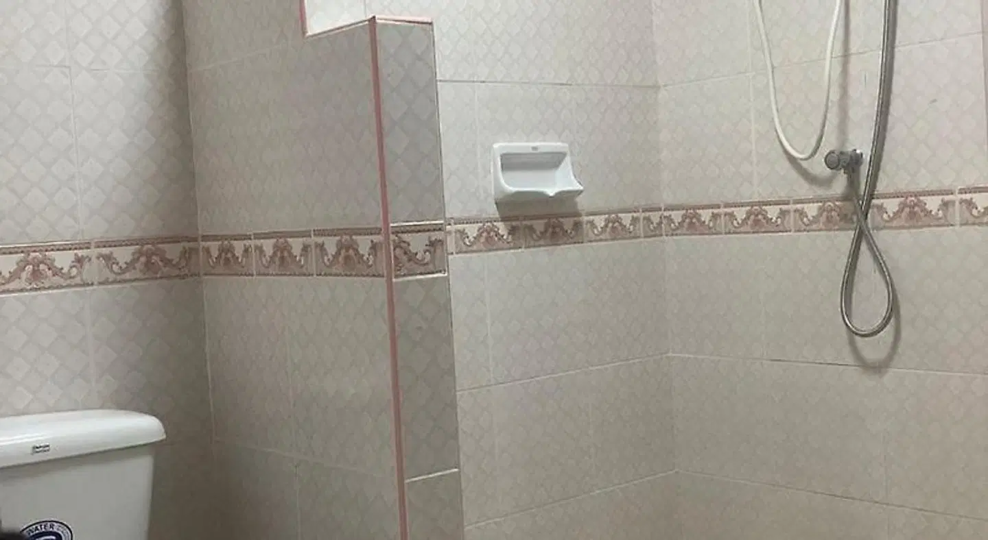 Inter House BATHROOM