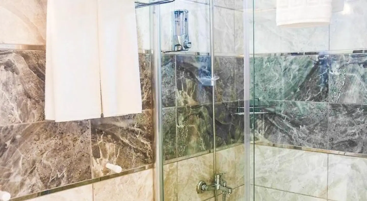 Ale Apartments Hotel BATHROOM