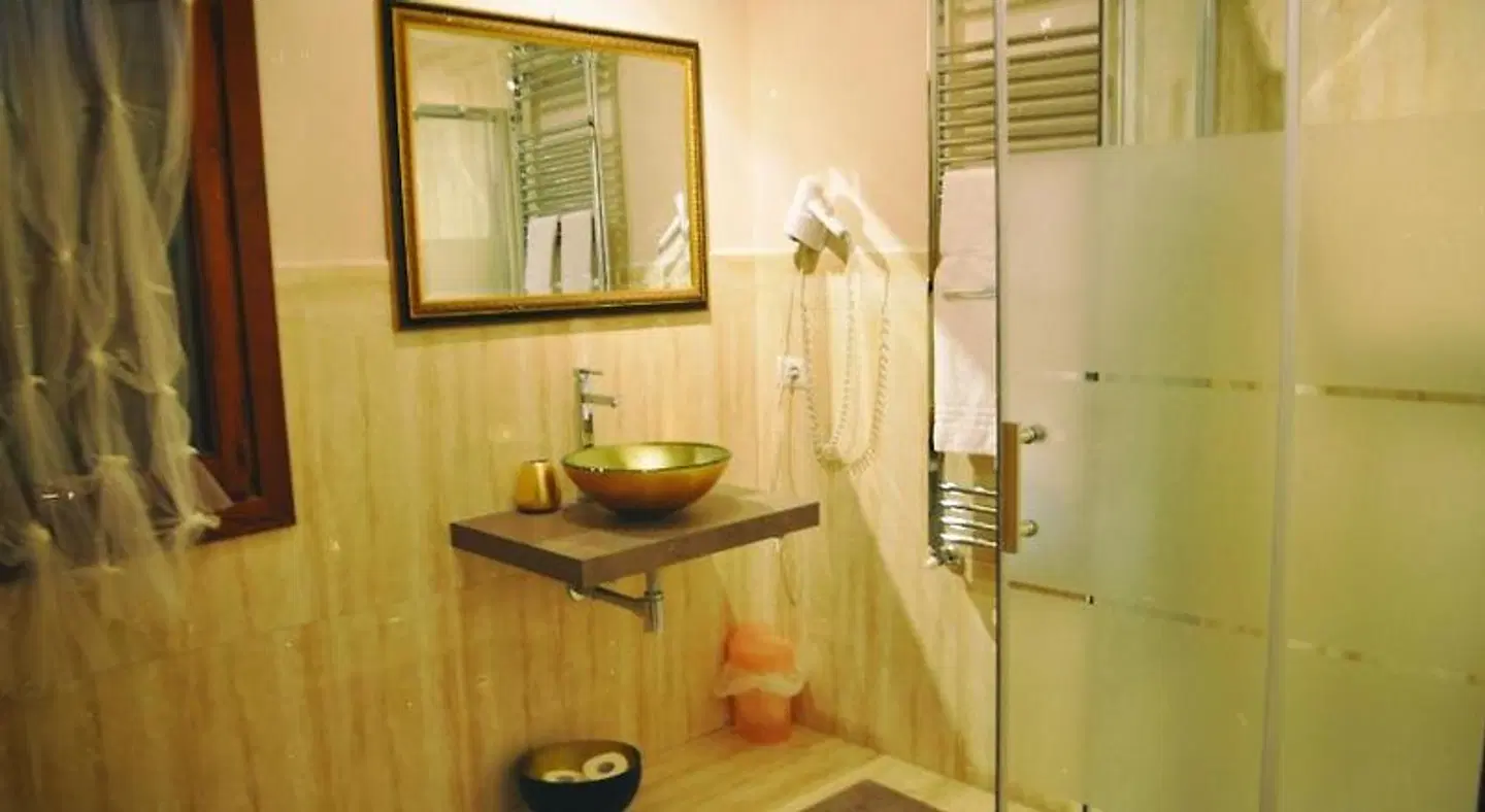 Cascina De' Fagiolari BATHROOM