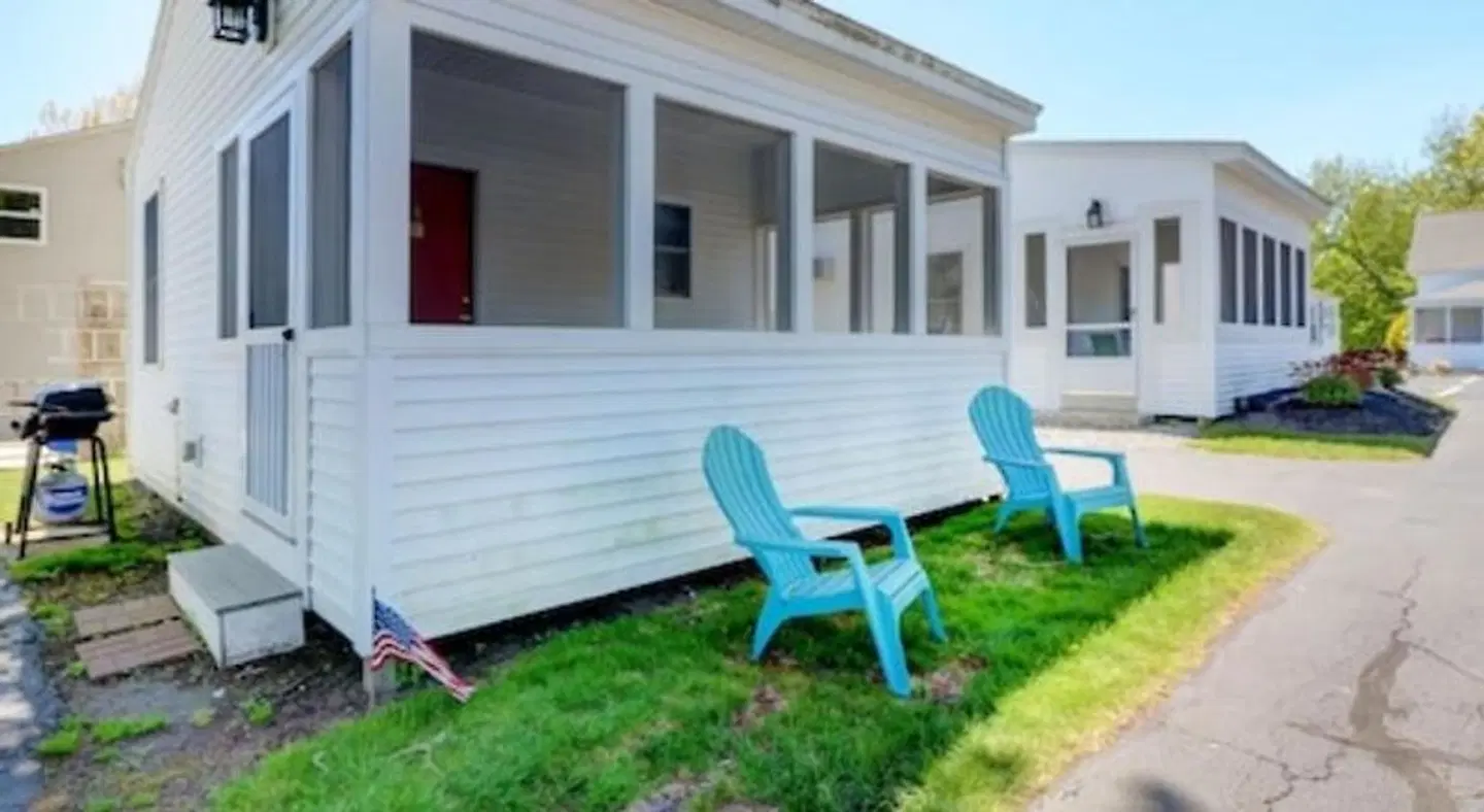 Carriage House Motel Cottages & Suites ANIMAL