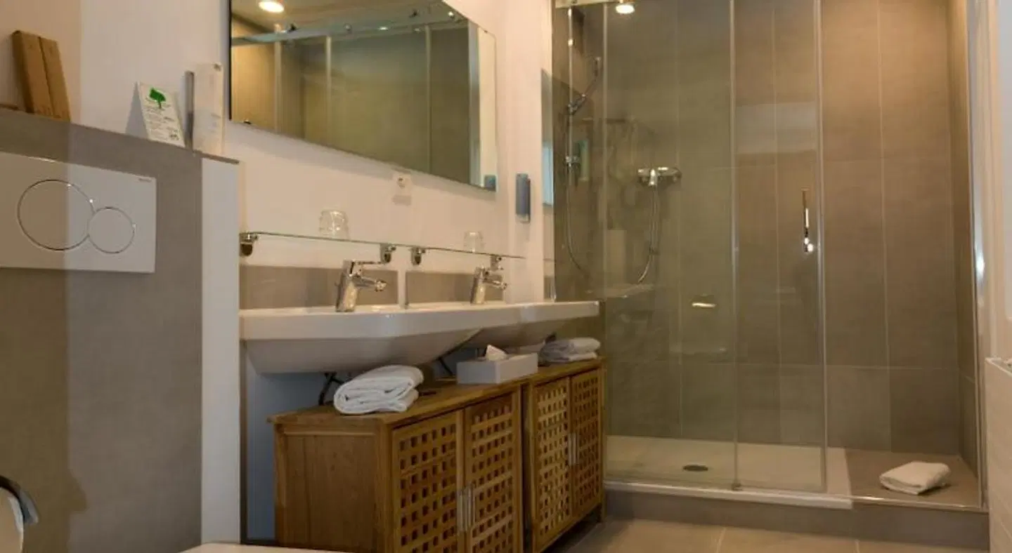 De France by Thermalhotels BATHROOM