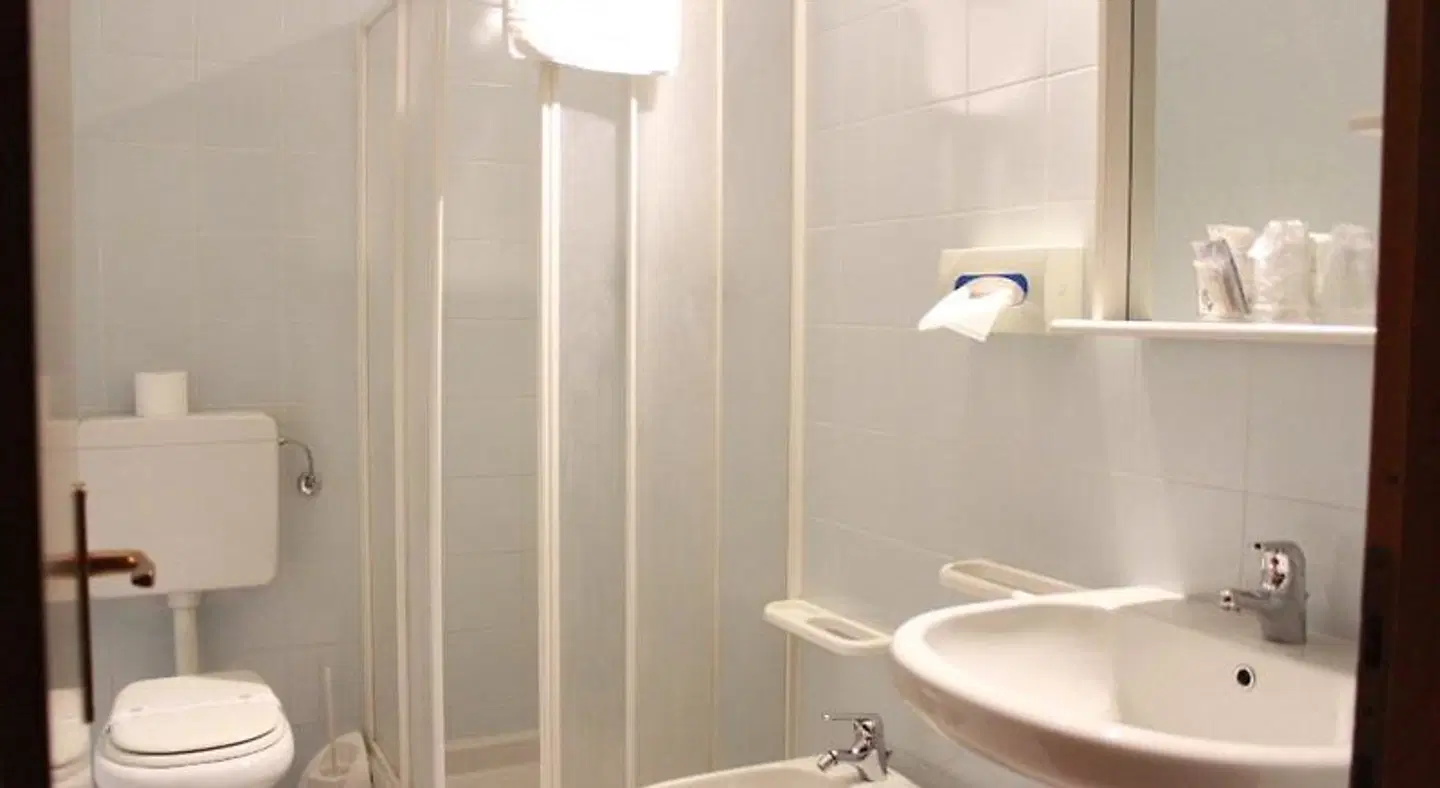 Portici BATHROOM