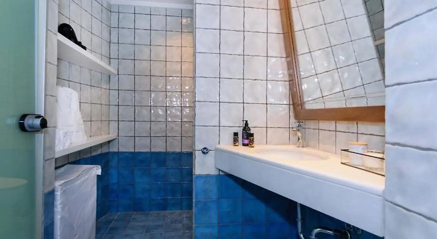 Xenios Dias Luxury Apartments BATHROOM