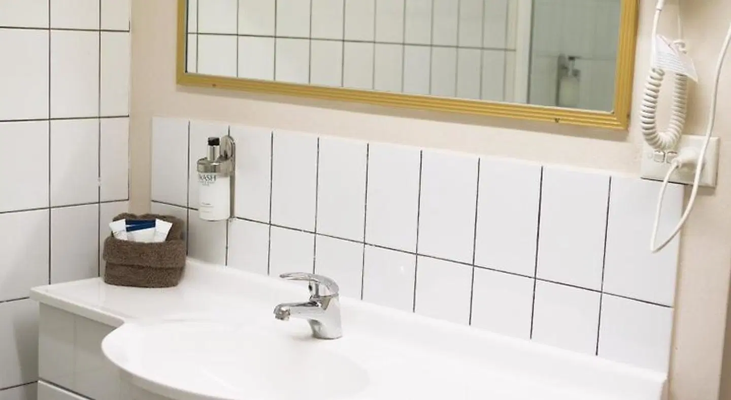Sunnybank Star Hotel & Apartments BATHROOM
