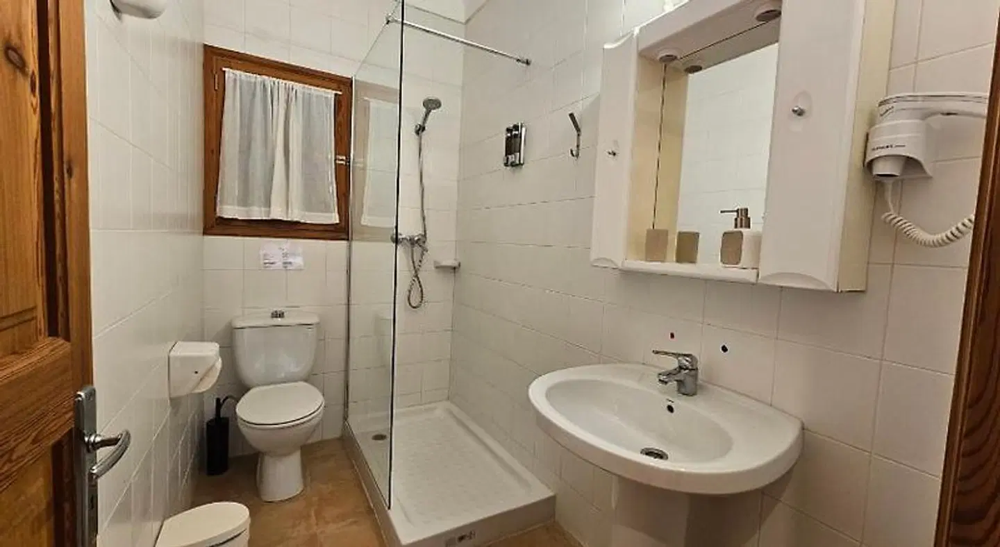 Asis de Marratxinet BATHROOM