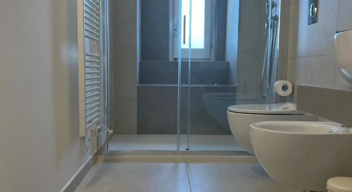 4B B&B BATHROOM